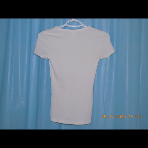 White Ribbed H&M Tee - Picture 4 of 4